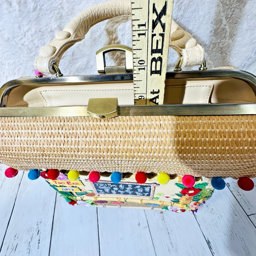 NWT Vendula Tiki Bar Grab Bag Rare Retired Beige 9"x11" Straw Crossbody Vegan - Picture 16 of 16